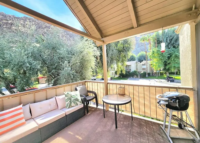 Peaceful Desert Retreat Mountain View Studio Condo Indian Wells